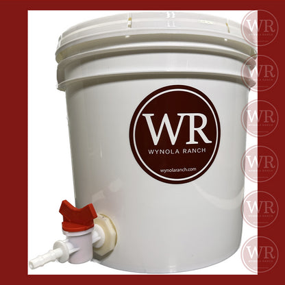 Drinkers Bucket Water reservoir with straight ON/OFF valve Bucket Water reservoir with straight ON/OFF valve